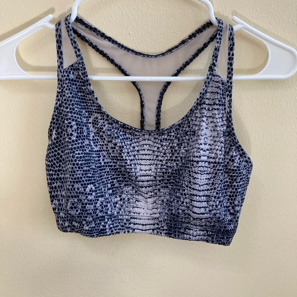 Varley Black, White and Gray Athletic Top with Snakeskin Pattern, size M